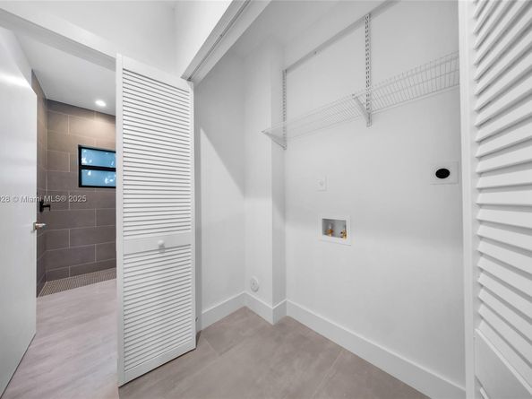 2151 NW 1st Ter, Miami FL 33125