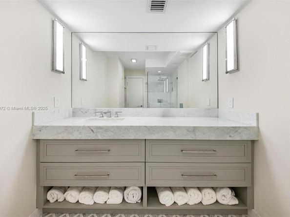 2901 S Bayshore Dr 17G/H, Miami FL 33133
