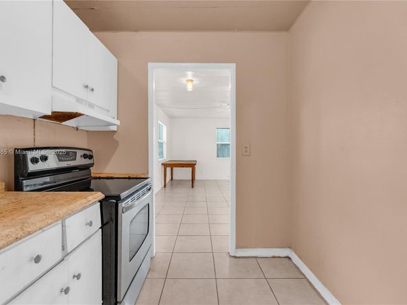 2005 NW 11th Ave, Fort Lauderdale FL 33311
