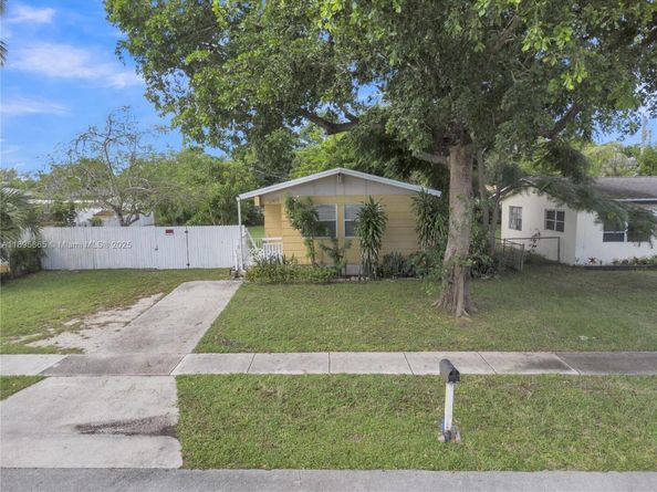 2005 NW 11th Ave, Fort Lauderdale FL 33311