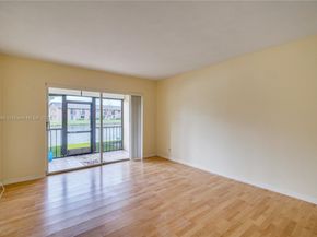 3905 N Nob Hill Rd 106, Sunrise FL 33351