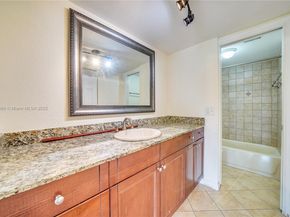 3905 N Nob Hill Rd 106, Sunrise FL 33351