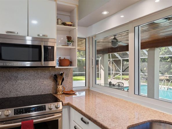 15420 SW 86th Ave, Palmetto Bay FL 33157