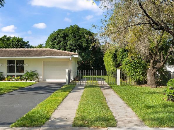 15420 SW 86th Ave, Palmetto Bay FL 33157