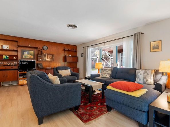 15420 SW 86th Ave, Palmetto Bay FL 33157