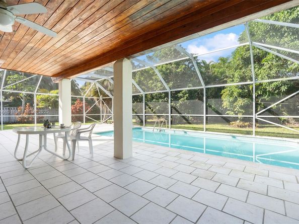 15420 SW 86th Ave, Palmetto Bay FL 33157