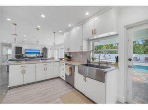 19810 NE 22nd av, Miami FL 33180