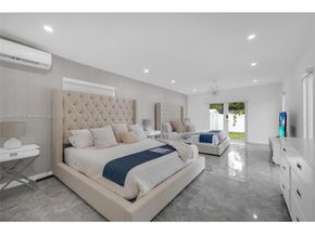 19810 NE 22nd av, Miami FL 33180