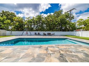 19810 NE 22nd av, Miami FL 33180