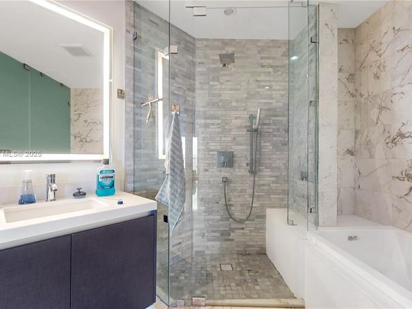 851 NE 1st Ave 1508, Miami FL 33132