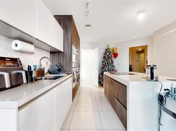 851 NE 1st Ave 1508, Miami FL 33132