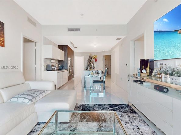 851 NE 1st Ave 1508, Miami FL 33132