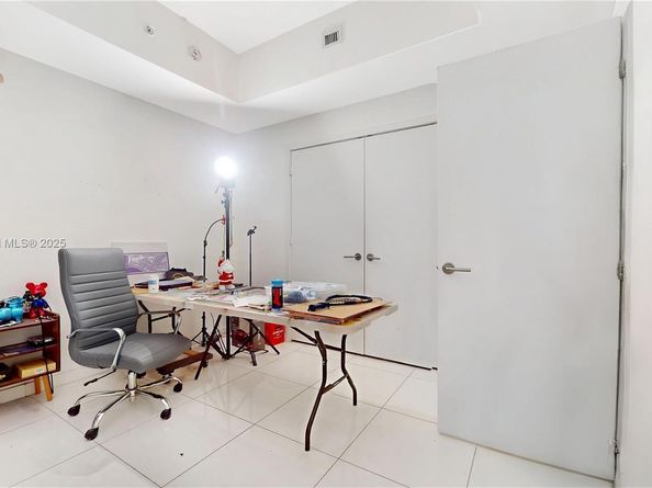 851 NE 1st Ave 1508, Miami FL 33132