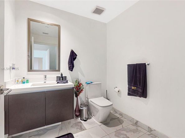 851 NE 1st Ave 1508, Miami FL 33132