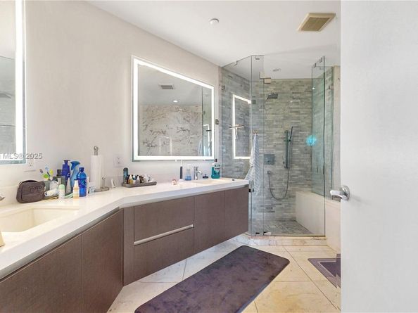 851 NE 1st Ave 1508, Miami FL 33132