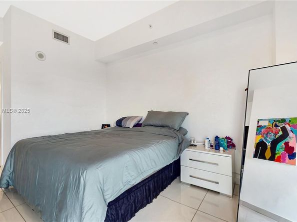 851 NE 1st Ave 1508, Miami FL 33132