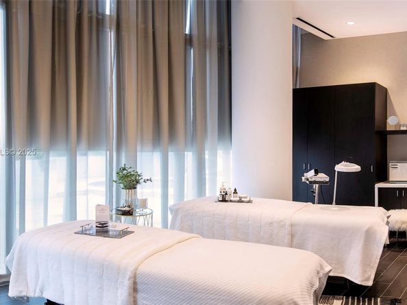 851 NE 1st Ave 1508, Miami FL 33132