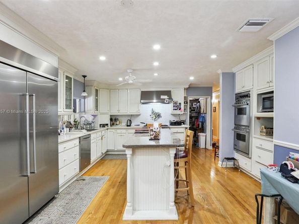 10920 SW 68th Ave Rd, Pinecrest FL 33156