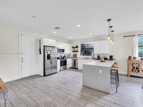 233 NE 11th St, Fort Lauderdale FL 33304