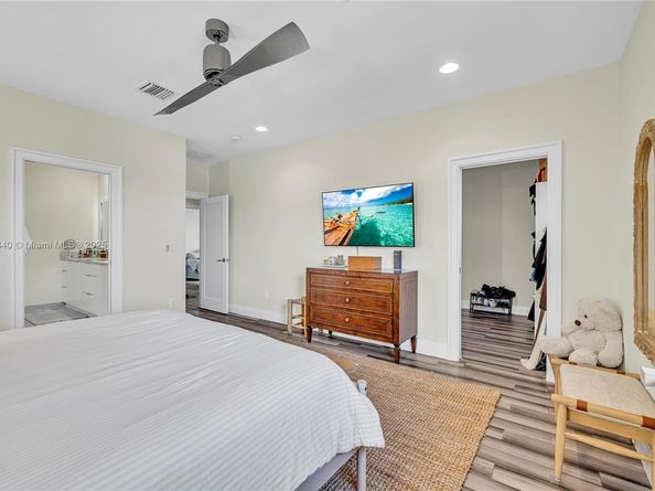 233 NE 11th St, Fort Lauderdale FL 33304