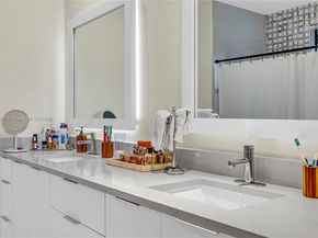 233 NE 11th St, Fort Lauderdale FL 33304