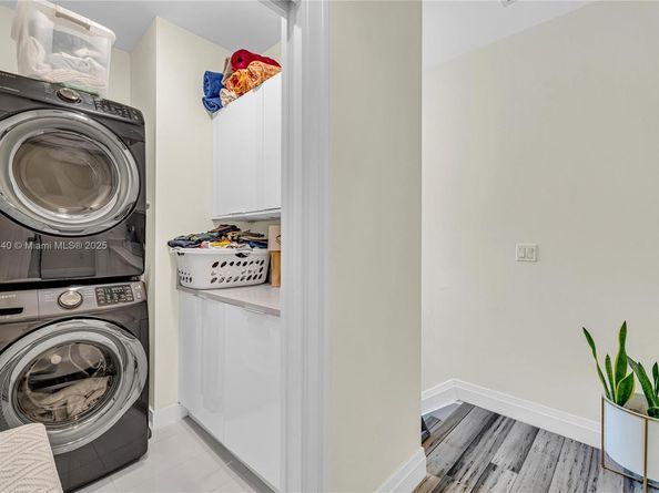 233 NE 11th St, Fort Lauderdale FL 33304