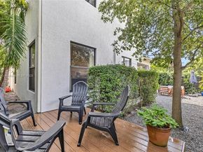 233 NE 11th St, Fort Lauderdale FL 33304
