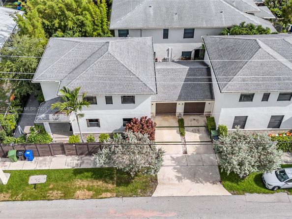 233 NE 11th St, Fort Lauderdale FL 33304