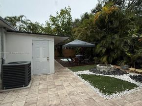 5838 Madison St, Hollywood FL 33023