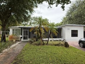 5838 Madison St, Hollywood FL 33023