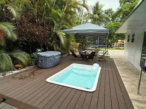 5838 Madison St, Hollywood FL 33023
