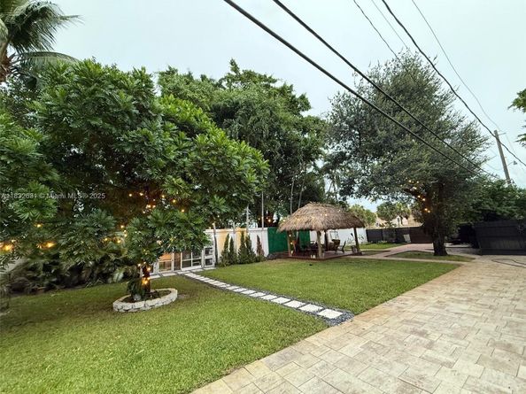 5838 Madison St, Hollywood FL 33023