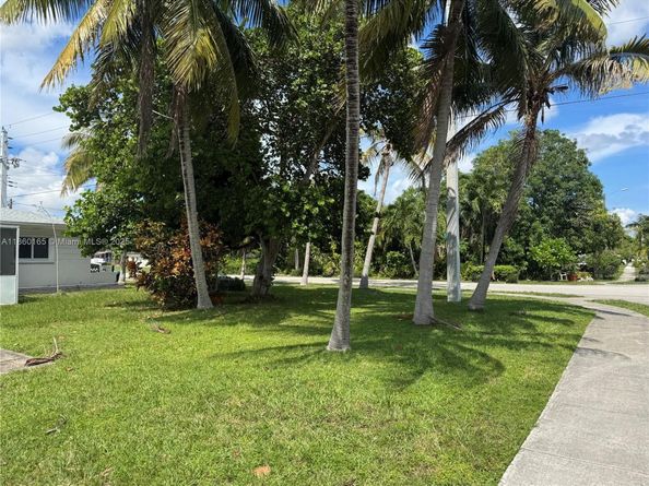 1691 NE 177th St, North Miami Beach FL 33162
