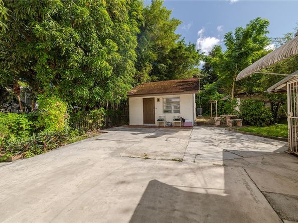 1338 SW 14th St, Miami FL 33145