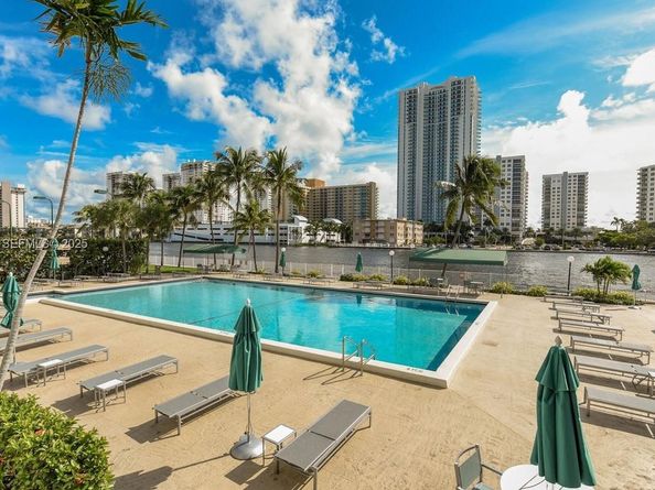 800 Parkview Dr 701, Hallandale Beach FL 33009