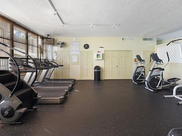 800 Parkview Dr 701, Hallandale Beach FL 33009