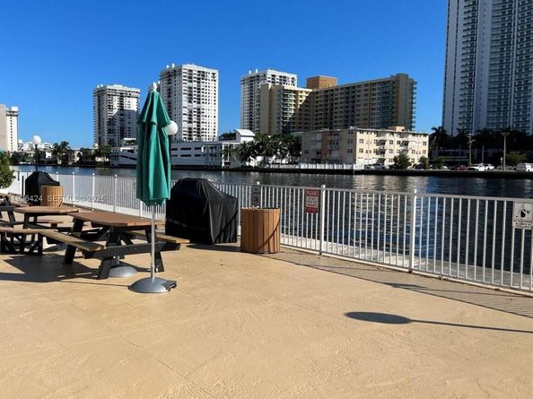 800 Parkview Dr 701, Hallandale Beach FL 33009