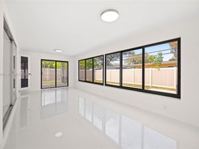 21 SE 7th St, Pompano Beach FL 33060