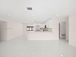 21 SE 7th St, Pompano Beach FL 33060