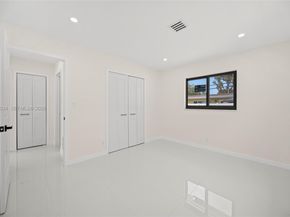 21 SE 7th St, Pompano Beach FL 33060