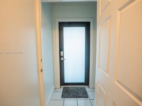 895 W 80th Pl, Hialeah FL 33014