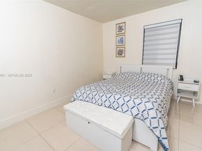 895 W 80th Pl, Hialeah FL 33014