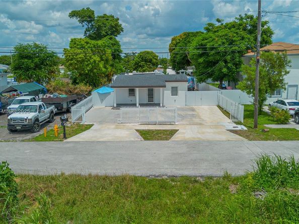 12223 SW 219th St, Miami FL 33170