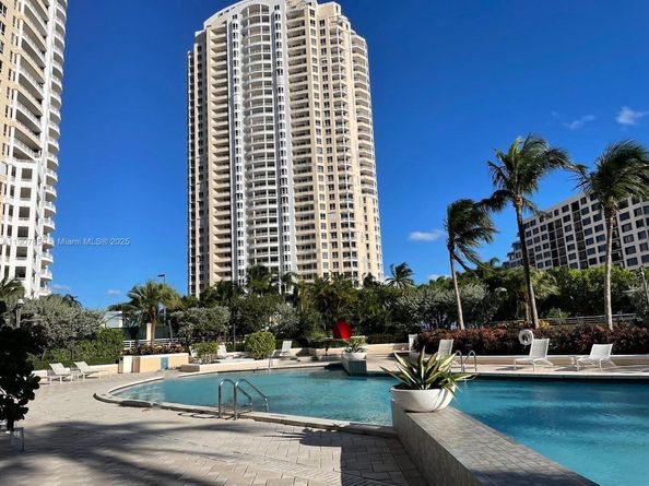 888 Brickell Key Dr 2610, Miami FL 33131