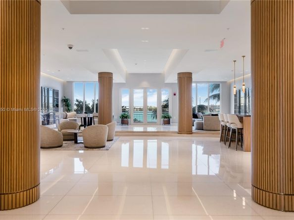 888 Brickell Key Dr 2610, Miami FL 33131