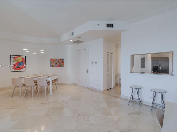 888 Brickell Key Dr 2610, Miami FL 33131