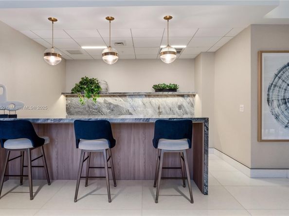 888 Brickell Key Dr 2610, Miami FL 33131