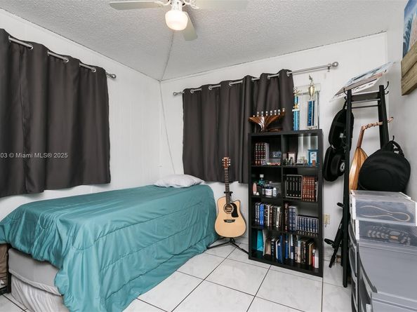 17860 NE 9th Pl, North Miami Beach FL 33162