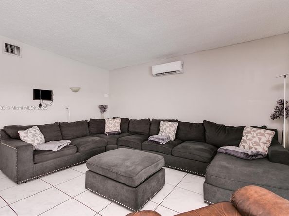 17860 NE 9th Pl, North Miami Beach FL 33162