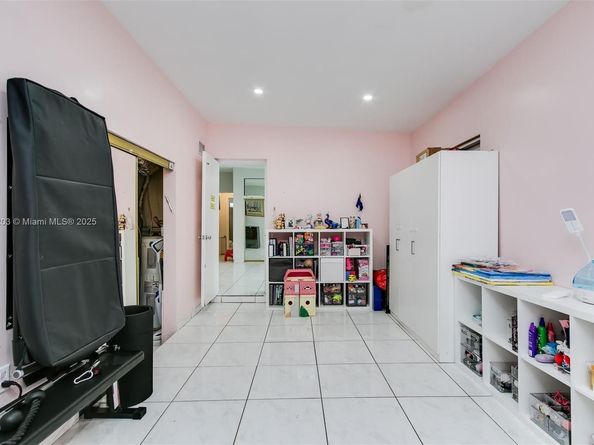 17860 NE 9th Pl, North Miami Beach FL 33162